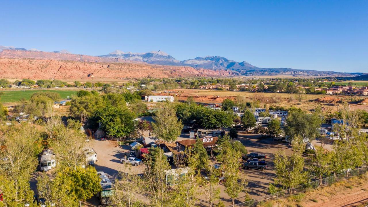 Outdoor Glamping Large 5Th Wheel Setup Ok4A Moab Exterior foto