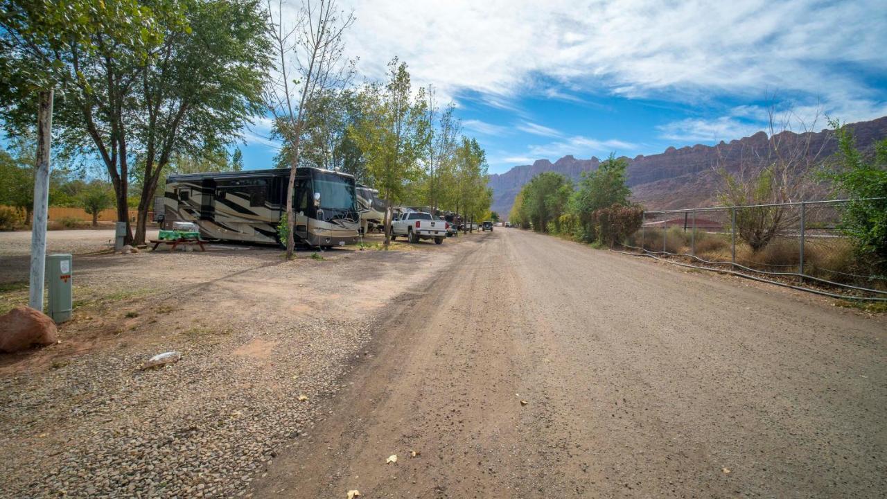 Outdoor Glamping Large 5Th Wheel Setup Ok4A Moab Exterior foto