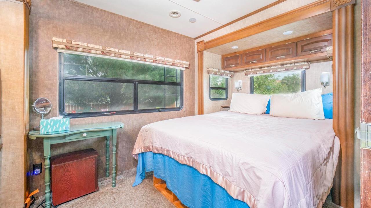Outdoor Glamping Large 5Th Wheel Setup Ok4A Moab Exterior foto